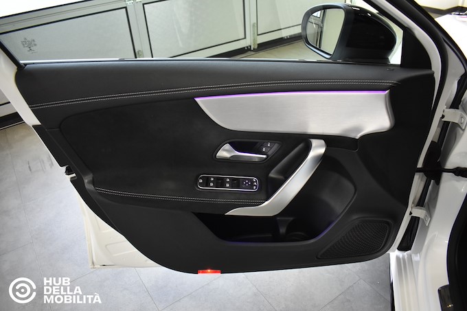 MERCEDES-BENZ A 180 d Automatic Premium Night Edition